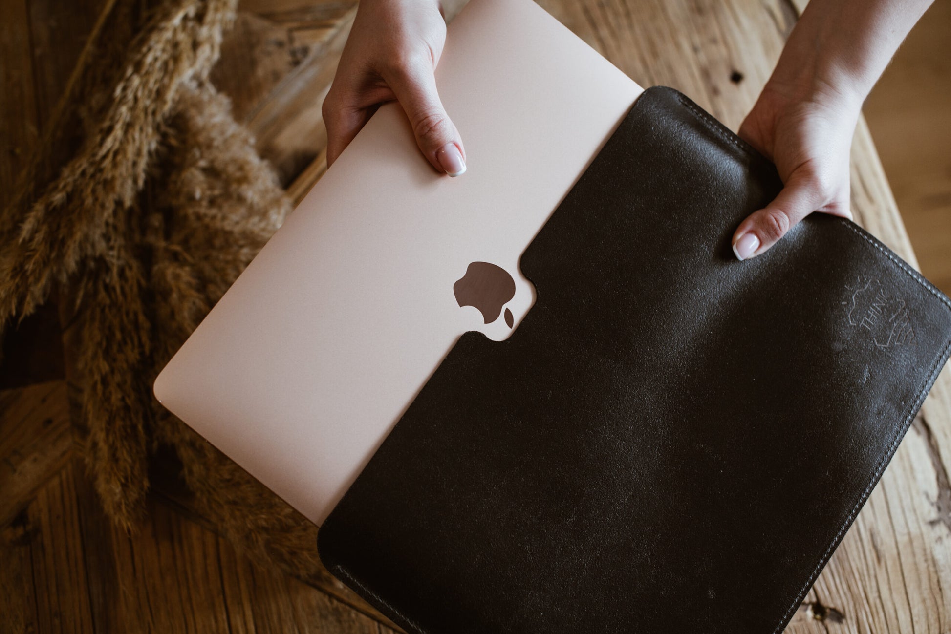 COVER MACBOOK 13"SLEEVE black-0