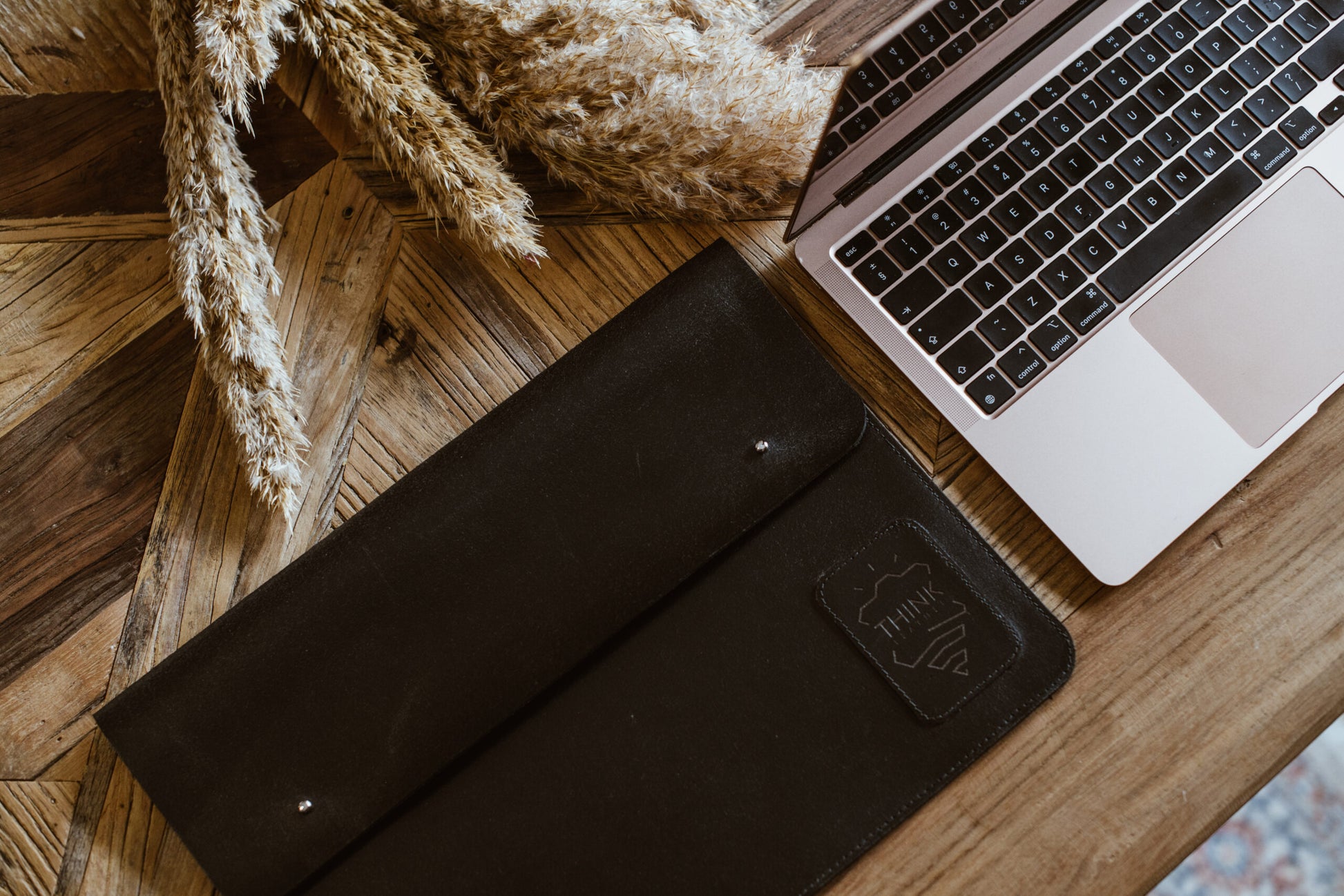 COVER MACBOOK 16" with flap black-0